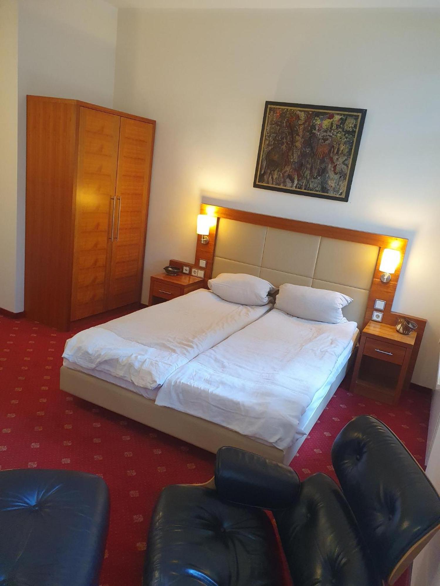 Die Villa, Zimmer 26, Dz Leverkusen Esterno foto