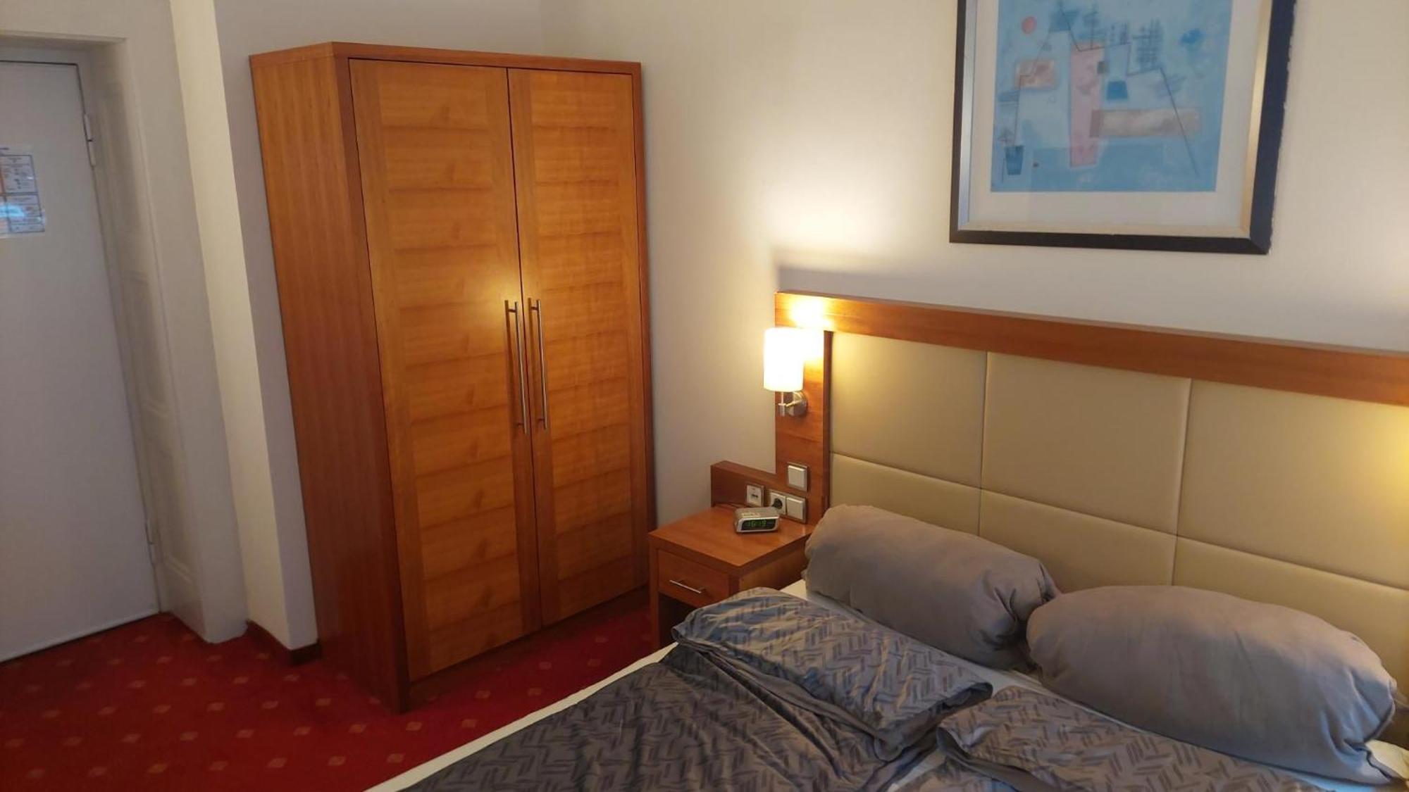 Die Villa, Zimmer 26, Dz Leverkusen Esterno foto